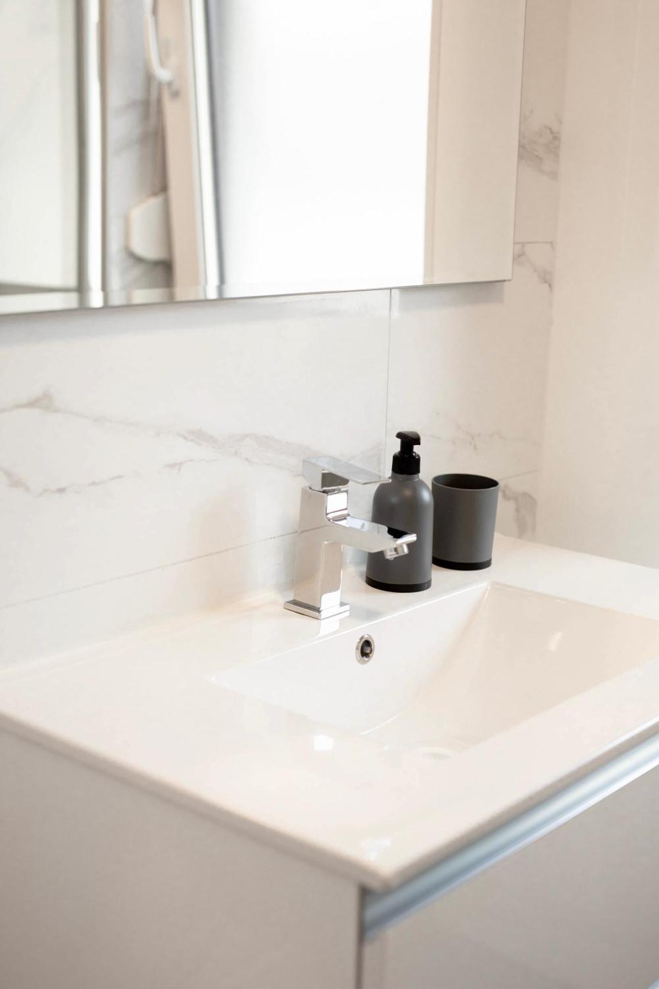 Aura Apartments ゴレンスカ地方 エクステリア 写真
