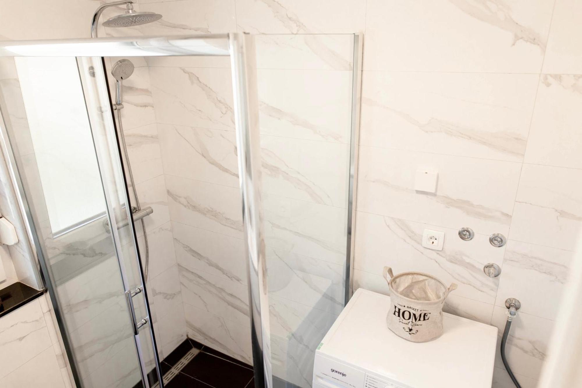 Aura Apartments ゴレンスカ地方 エクステリア 写真